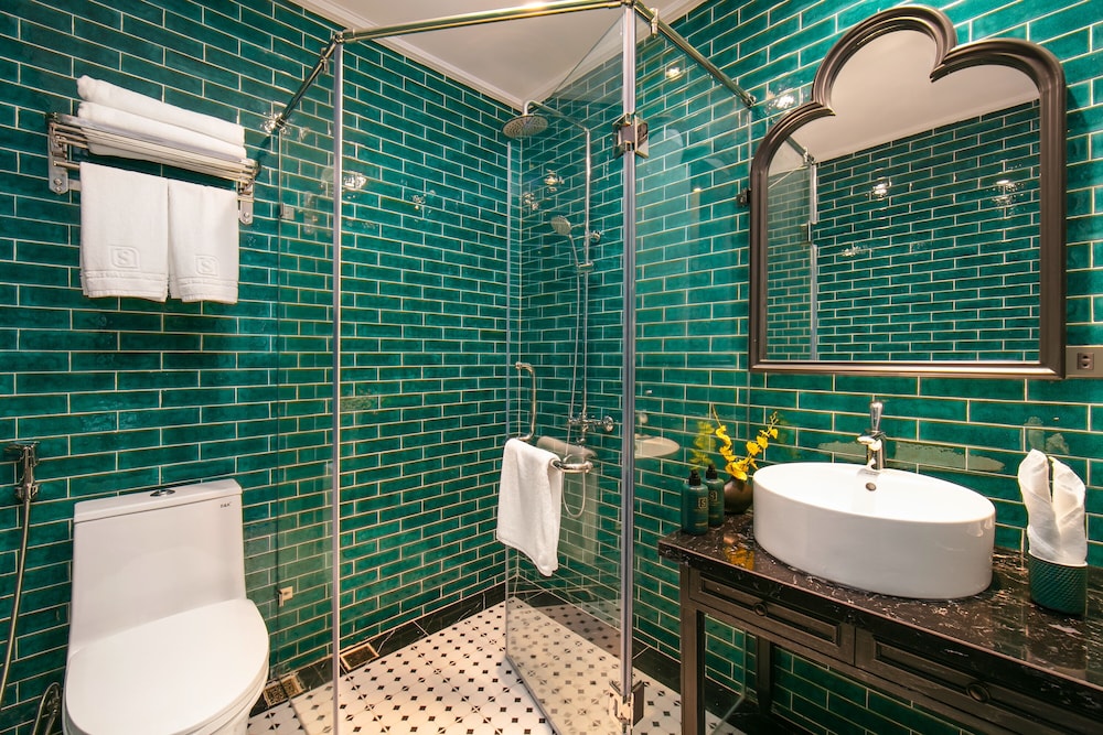 Premium Double or Twin Room - Photo 6