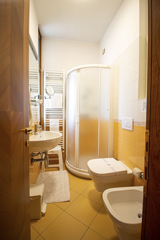 Double Room - Photo 4