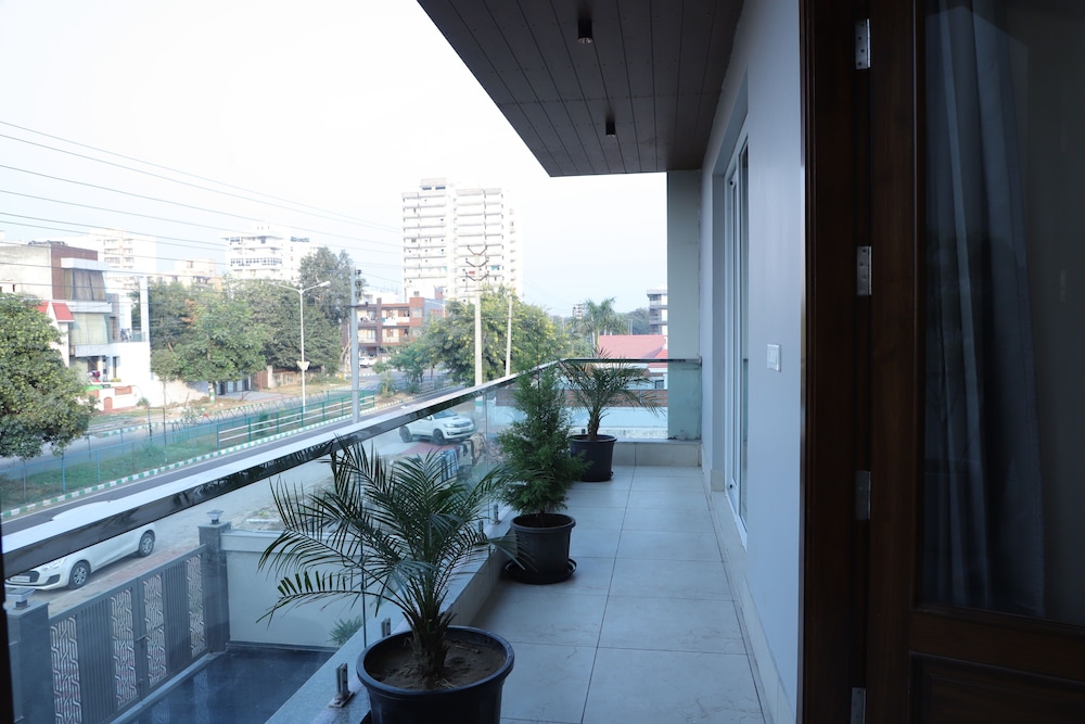 Deluxe Room - Photo 4