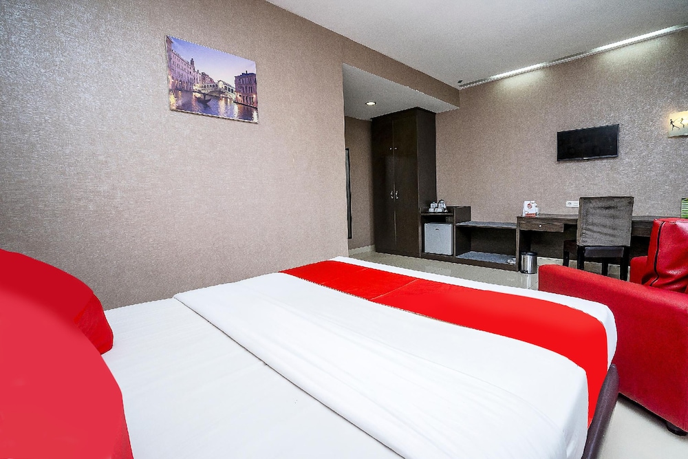 Deluxe Double Room - Photo 11