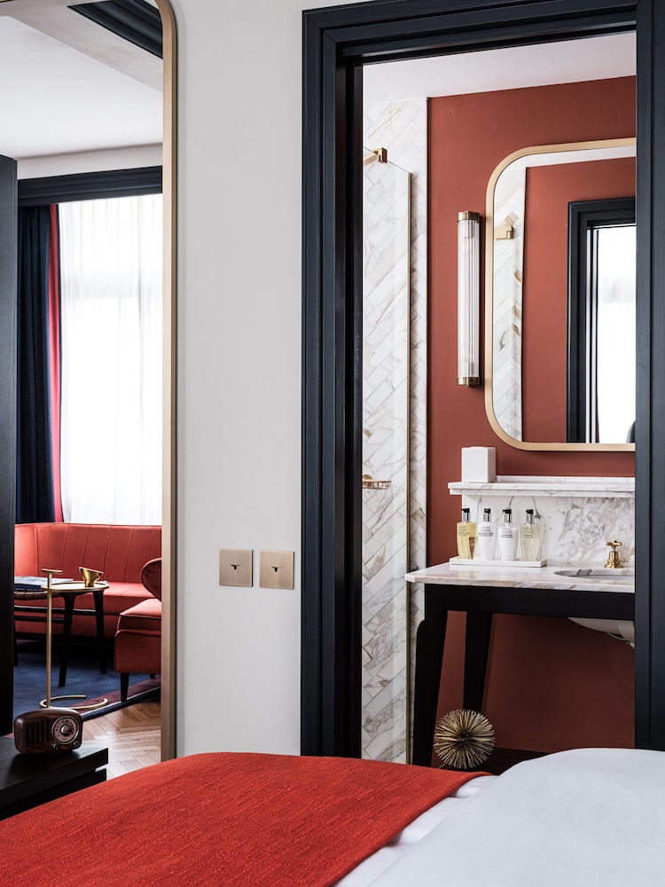 Junior Suite, 1 Bedroom - Photo 12