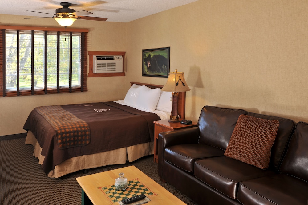 Suite, 1 King Bed with Sofa bed, Non Smoking - Photo 1
