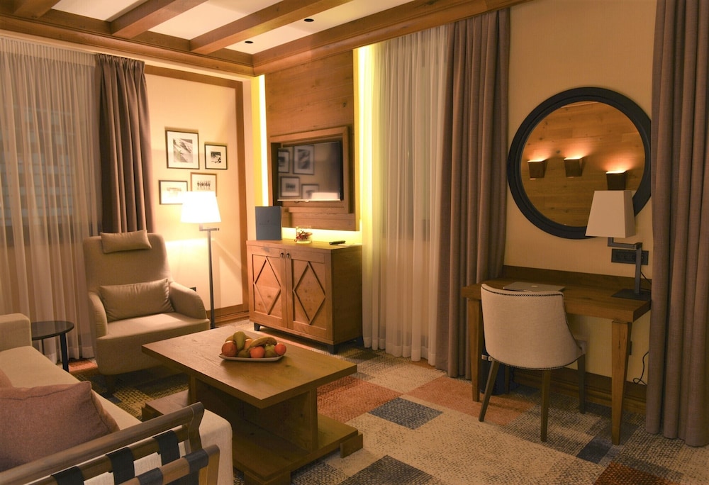 Deluxe Suite