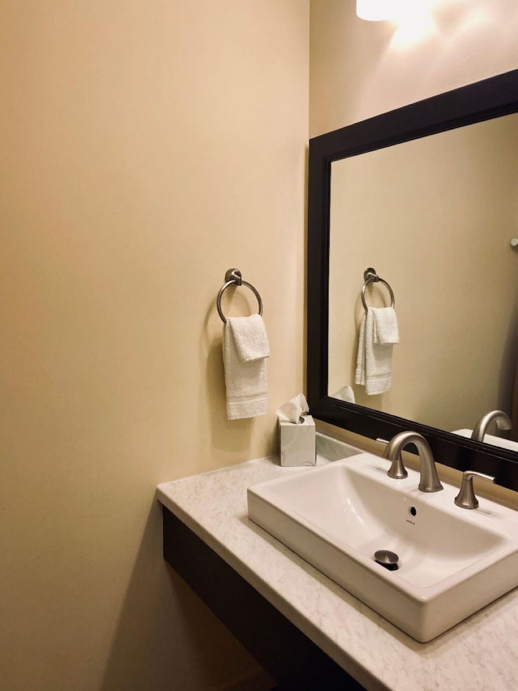 Studio Suite, Multiple Beds, Kitchenette - Photo 7