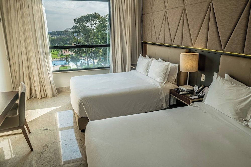 Deluxe Room, 1 Bedroom, Pool View - Photo 7