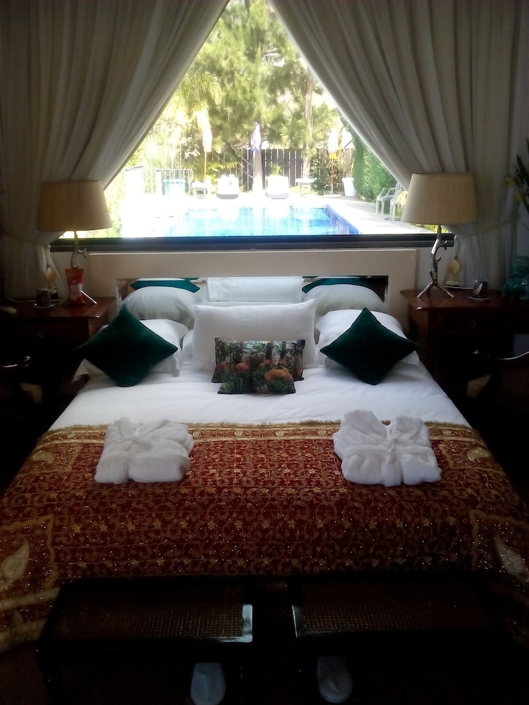 Luxury Quadruple Room, Poolside photo 3