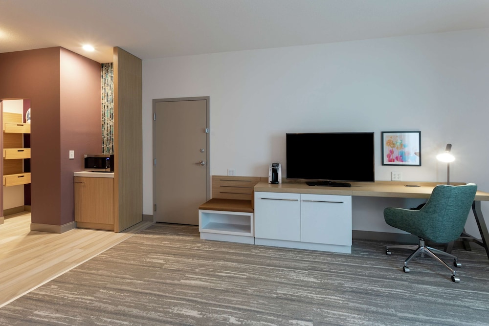 Room, 2 Queen Beds, Accessible (Roll-In Shower) - Photo 1