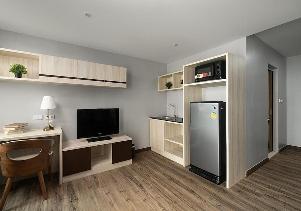 Family Room - Photo 8