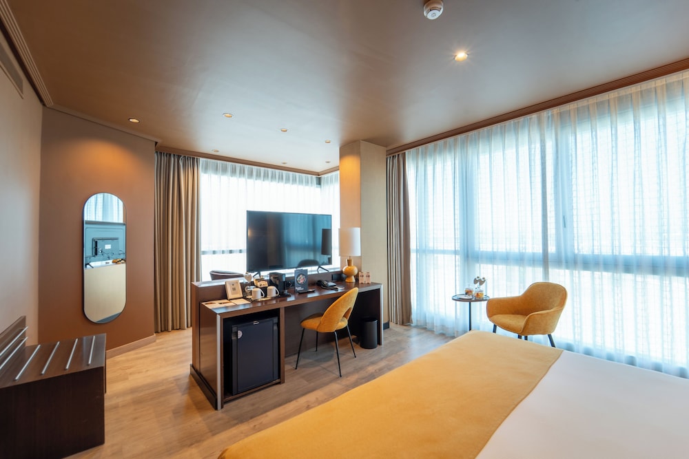 Deluxe Room, Sea View - Photo 3