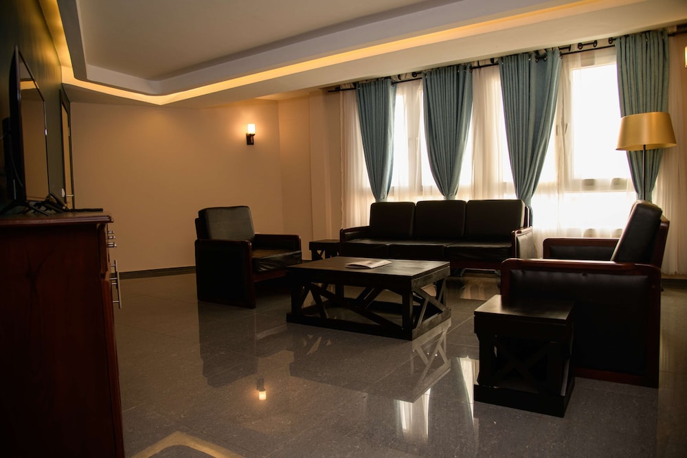 Superior Suite, 1 King Bed, Non Smoking photo 3