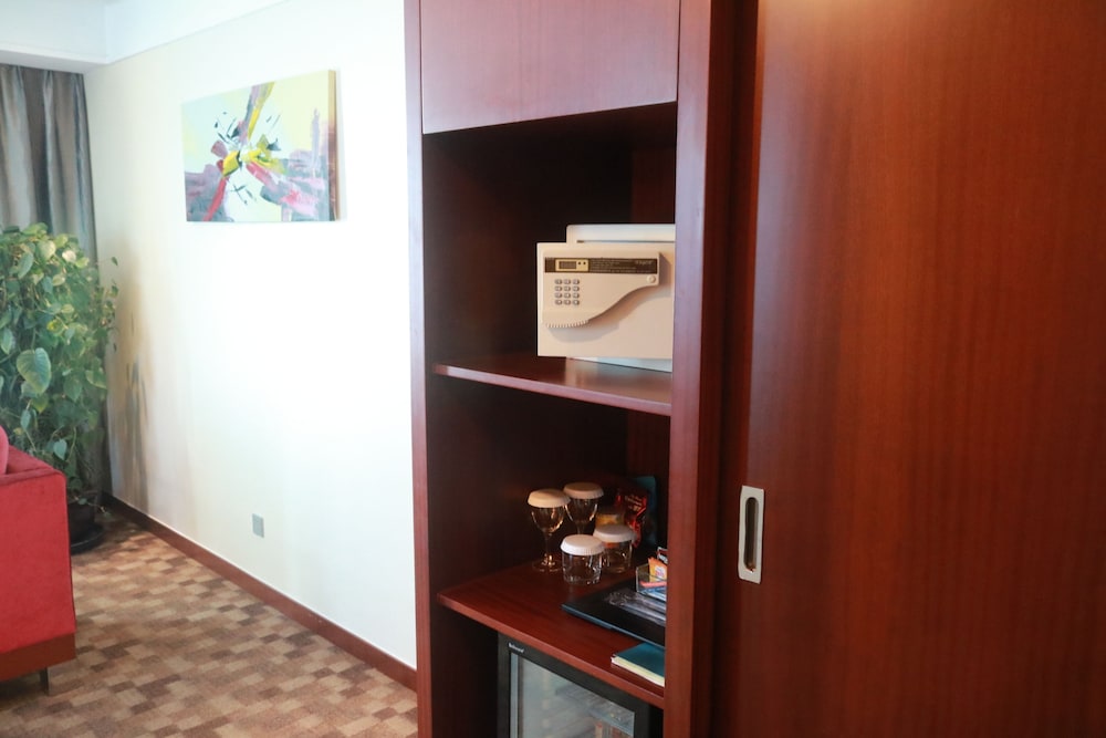 Superior King Room-Huangpu River View,Executive Floor