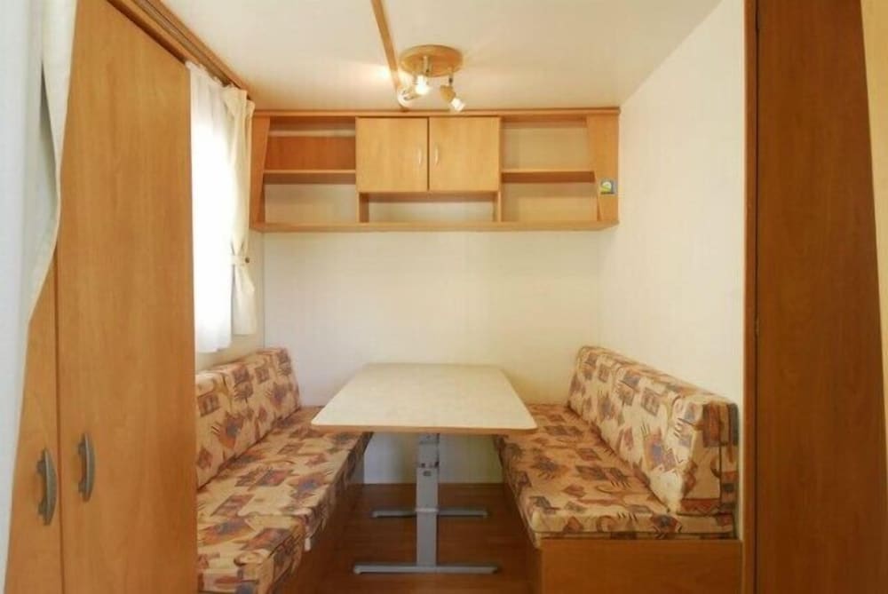 Mobile Home photo 3