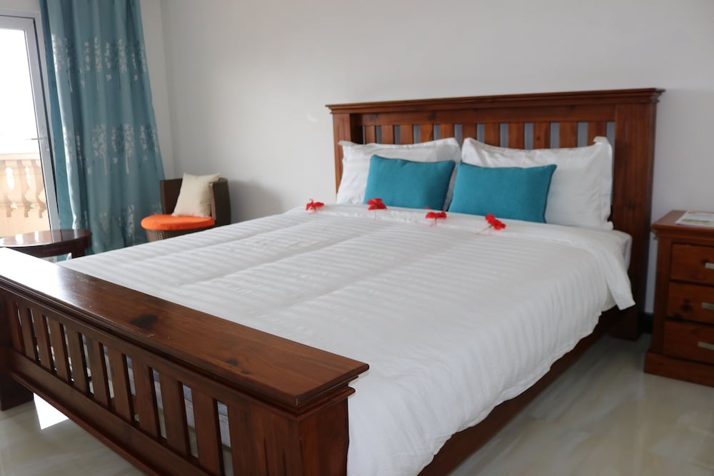 Standard Room, Balcony, Pool View