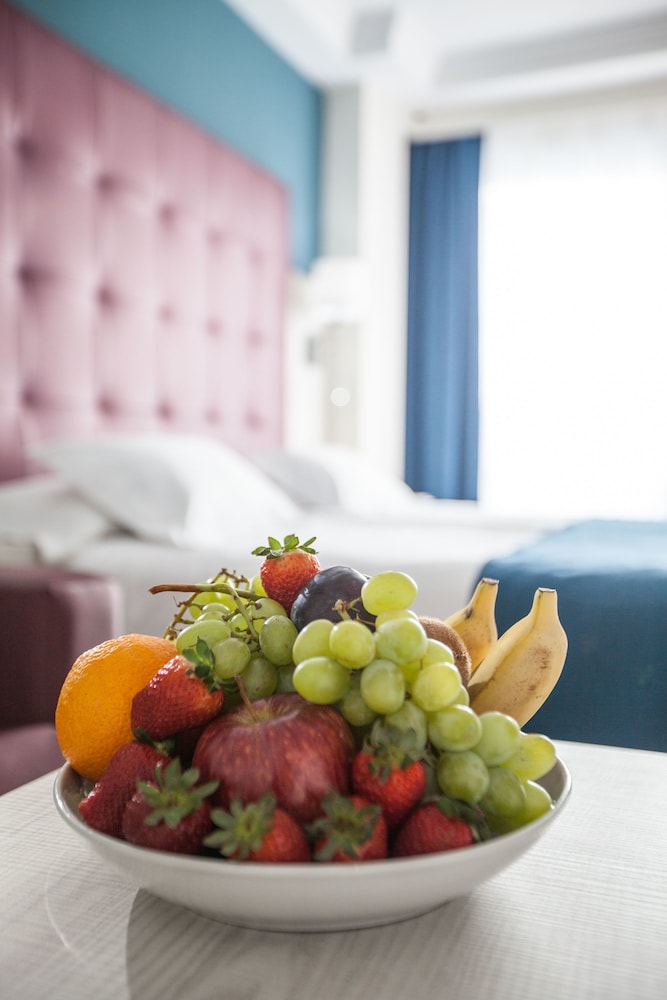 Superior Double Room, Balcony, Sea View thumbnail 6