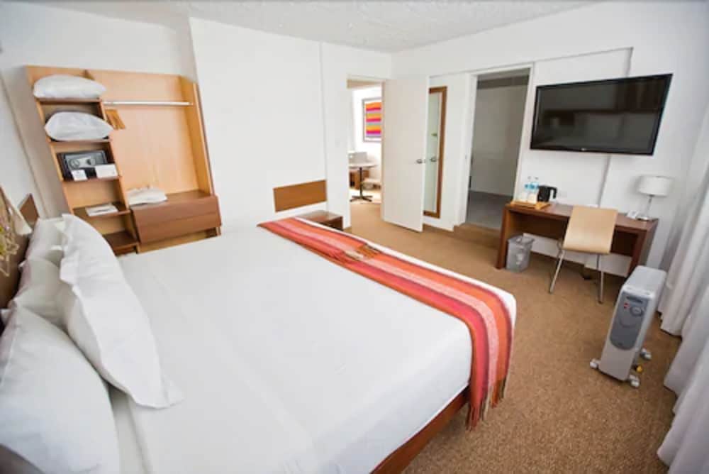 Standard Double Room, 1 King Bed - Photo 3