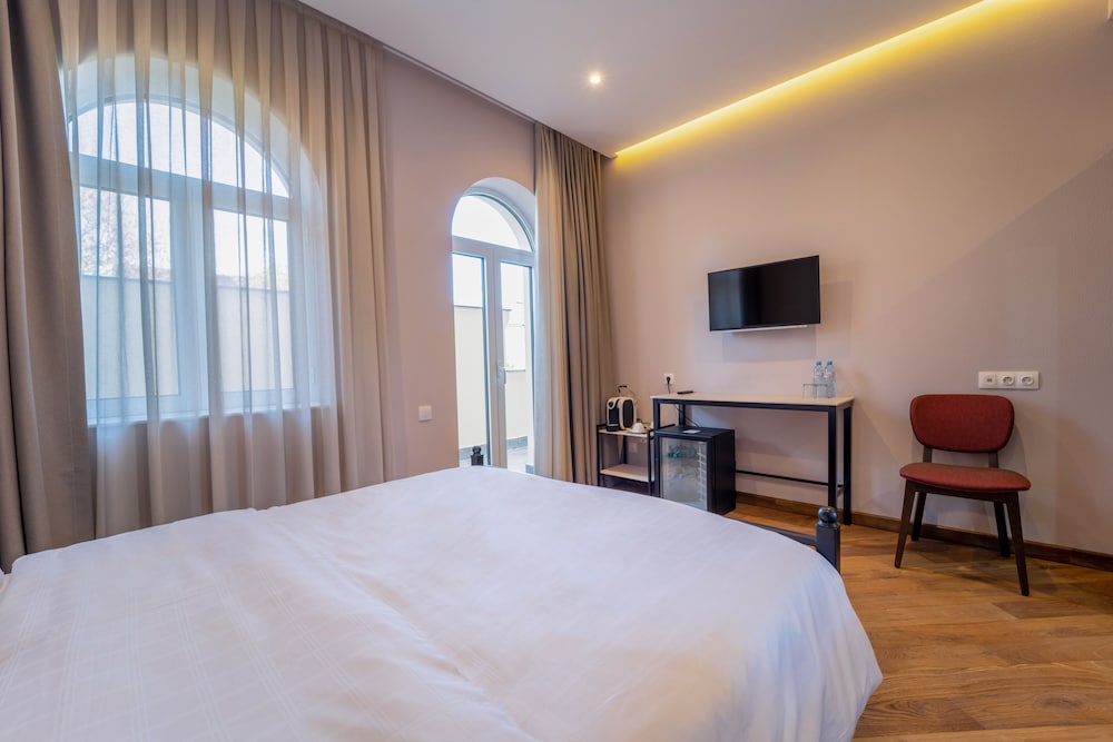 Standard Double Room - Photo 2