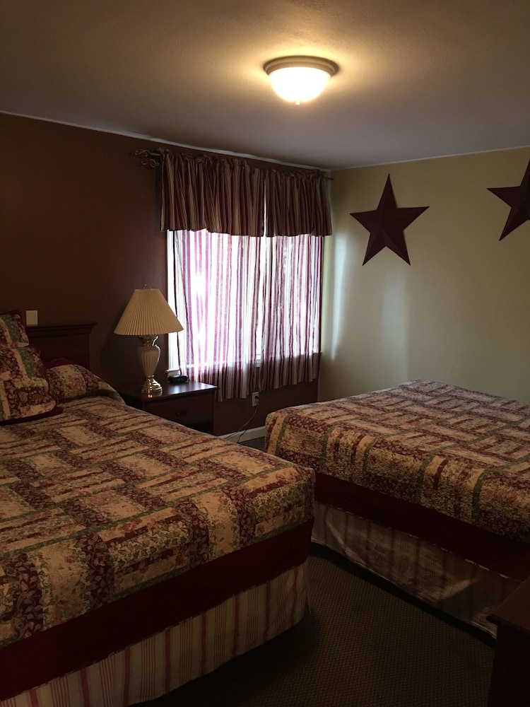 Family House, 3 Bedrooms, 2 Bathrooms photo 2