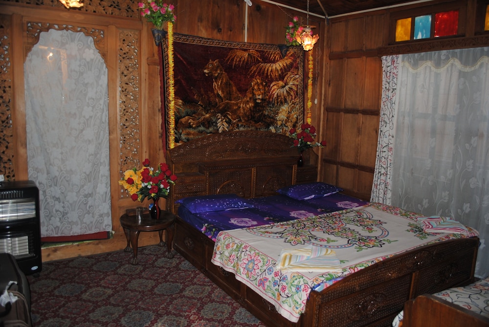 Classic Triple Room photo 3