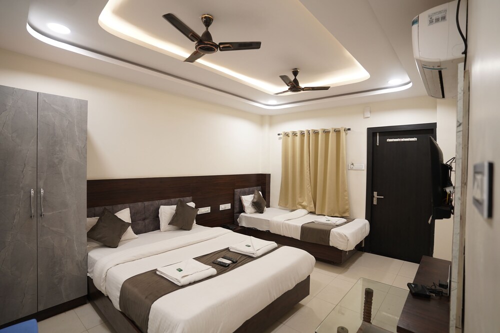 Deluxe Triple Room - Photo 1