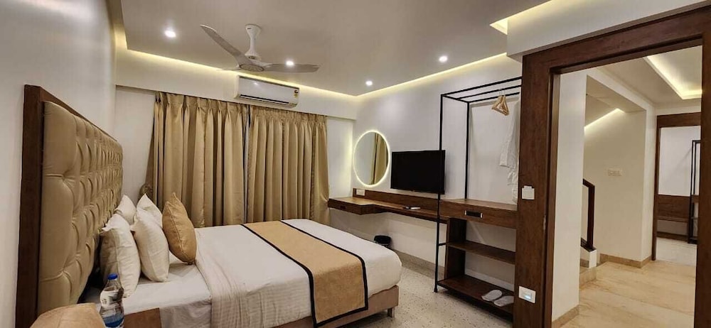 Luxury Villa photo 1