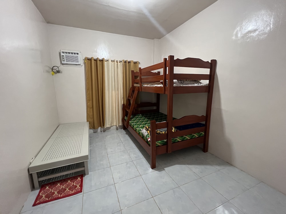 Basic Triple Room photo 3