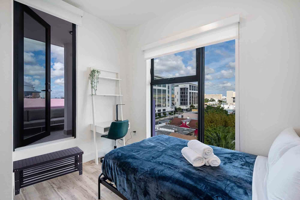 Exclusive Penthouse, 3 Bedrooms, Balcony, City View photo 2