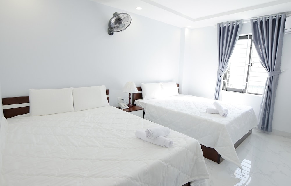 Deluxe Double Room, 2 Queen Beds, City View, Beachside