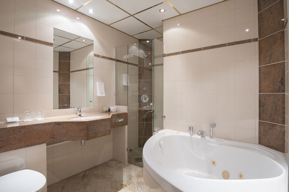 Suite - Photo 7