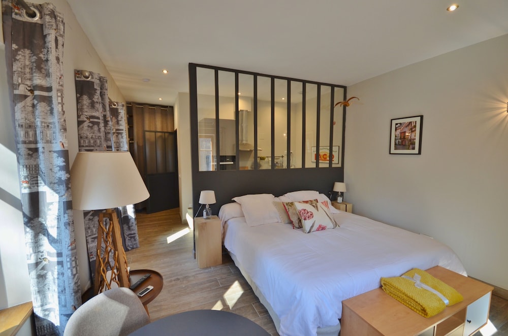 Deluxe Apartment, 1 King Bed, Terrace, Ground Floor photo 1