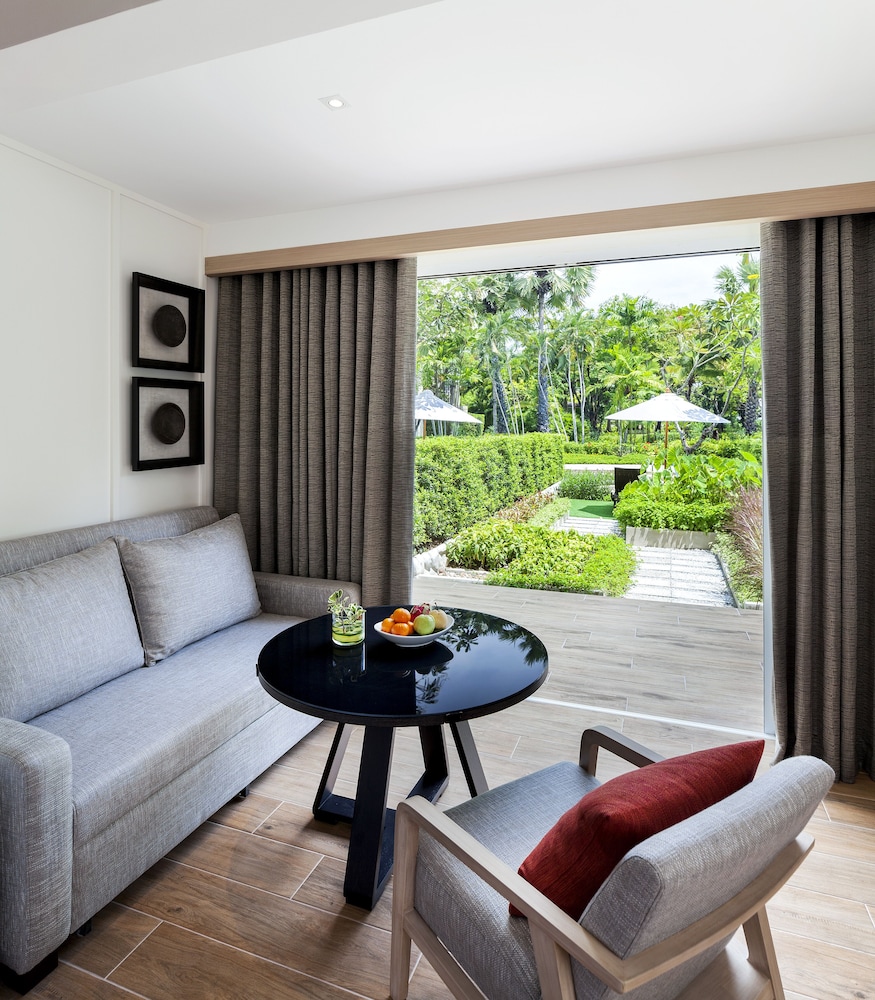 Room, Pool Access (2 Twin Beds) - Photo 4