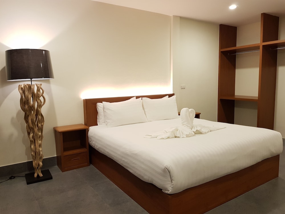 City Suite, 1 Bedroom, City View photo 3