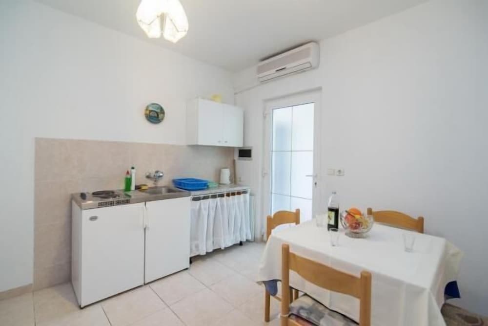 Apartment (Apartments Boguvila - Two-Bedroom Sta) photo 2
