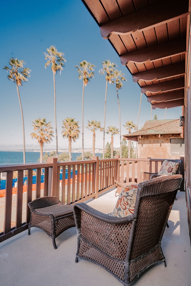 Deluxe Room, Multiple Beds, Ocean View - Photo 9