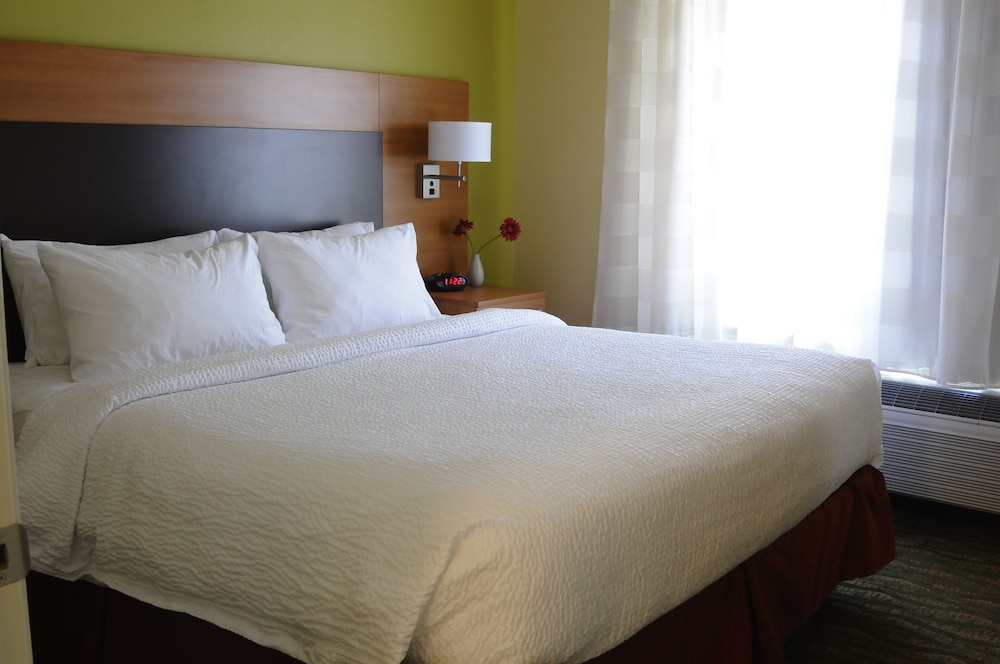 Studio, 1 Queen Bed with Sofa bed (Mobility/Hearing Access, Roll-In Shwr)