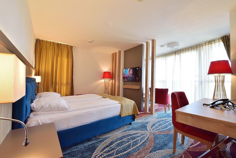 Suite - Photo 4