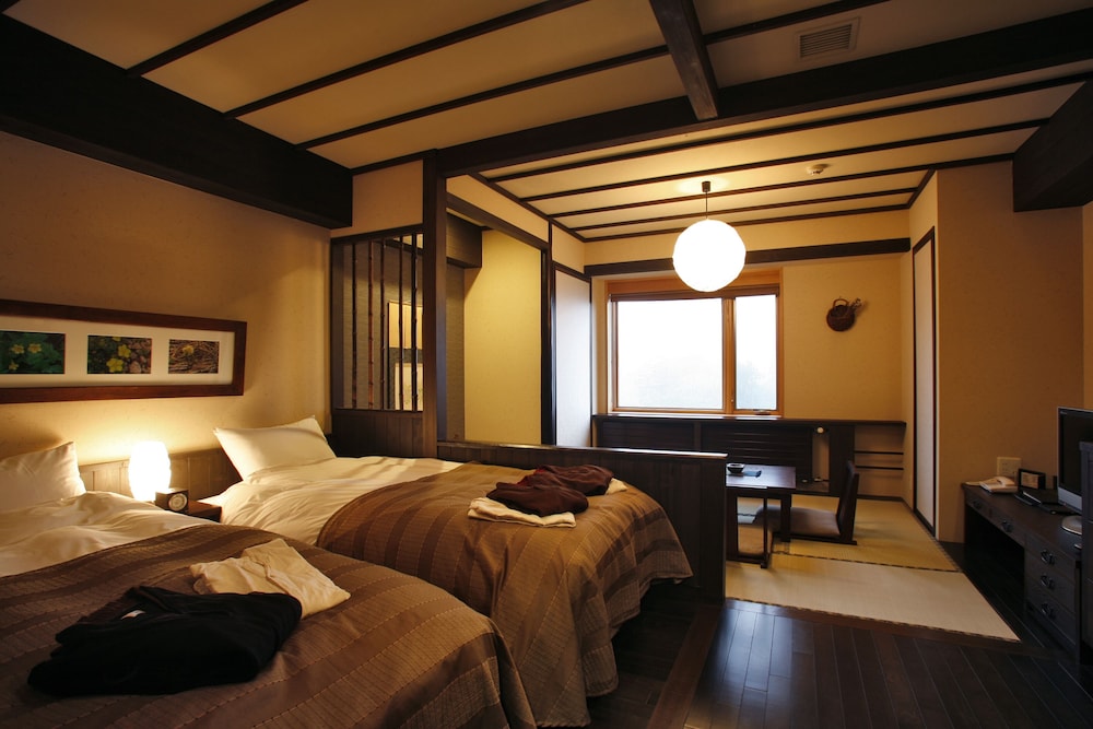 Classic Room, Multiple Beds, Non Smoking - Photo 3