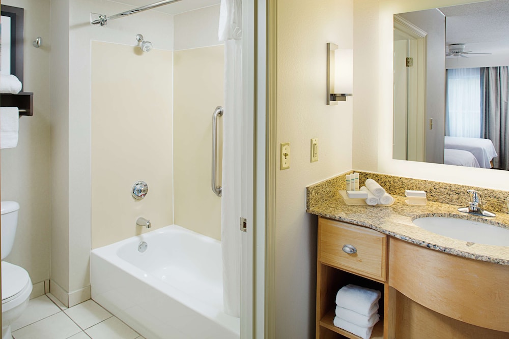 Premium Suite, 1 King Bed, Accessible, Bathtub - Photo 5