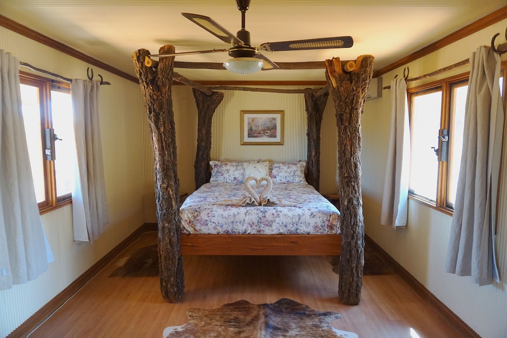 Cottage (Timber Cottage) photo 1
