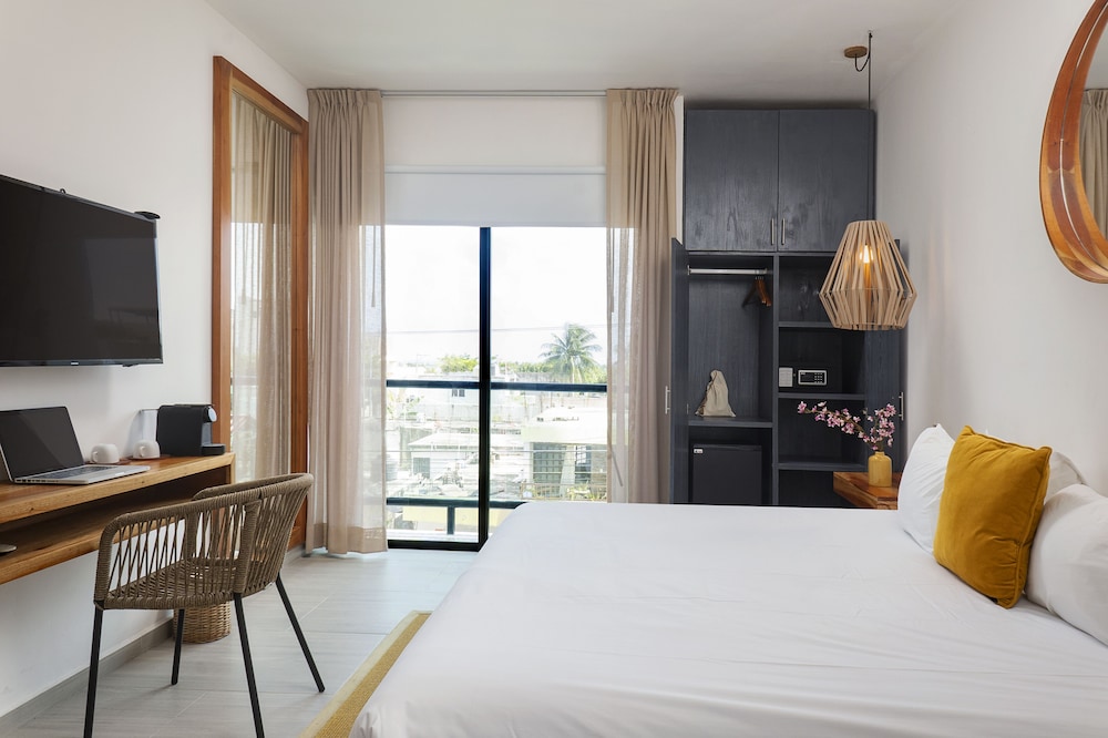 Superior Double Room, 1 King Bed, Balcony