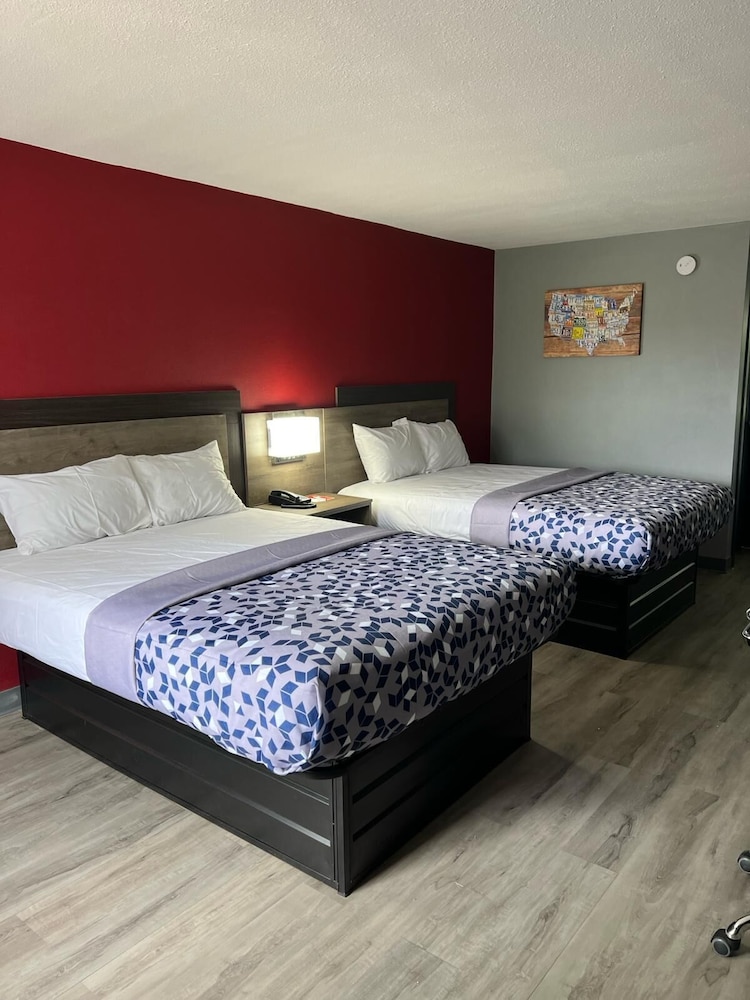 Standard Room, 2 Queen Beds, Non Smoking - Photo 4