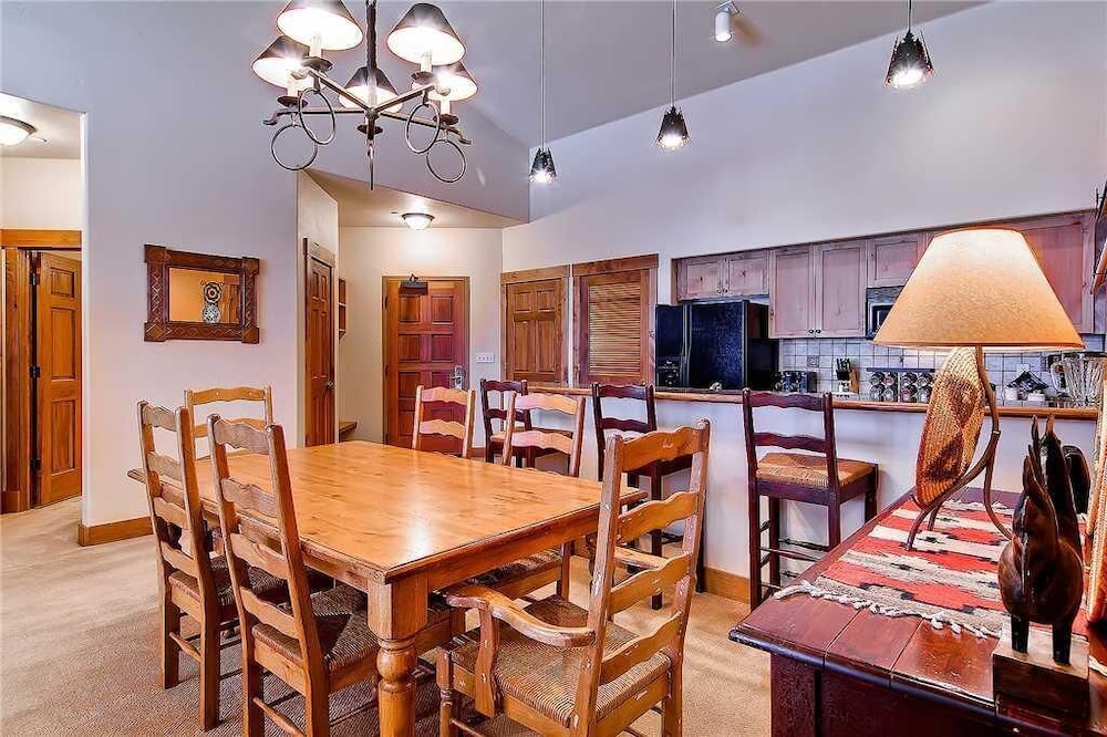 Condo, Multiple Beds (2301 Timberline Lodge, Trappeur's Cro) photo 3