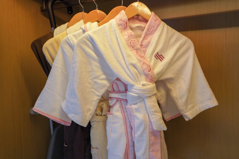 Suite, 1 Bedroom (Kung Fu AI Kids Theme) thumbnail 6