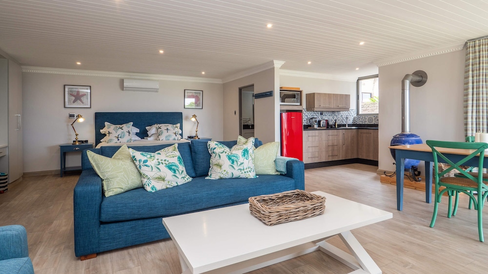 Luxury Studio Suite photo 3