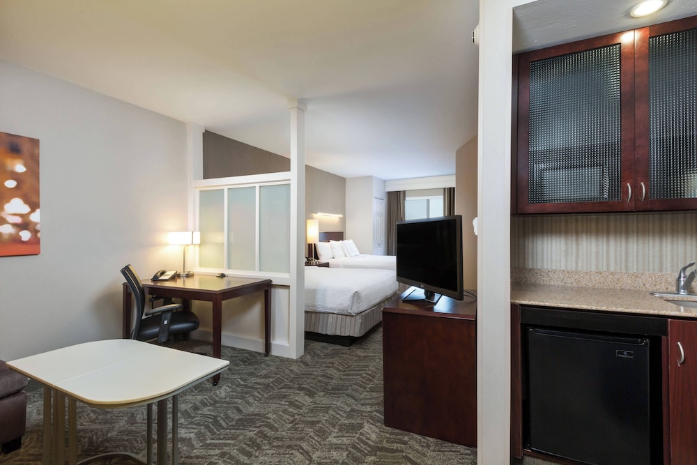 Suite, Multiple Beds - Photo 1