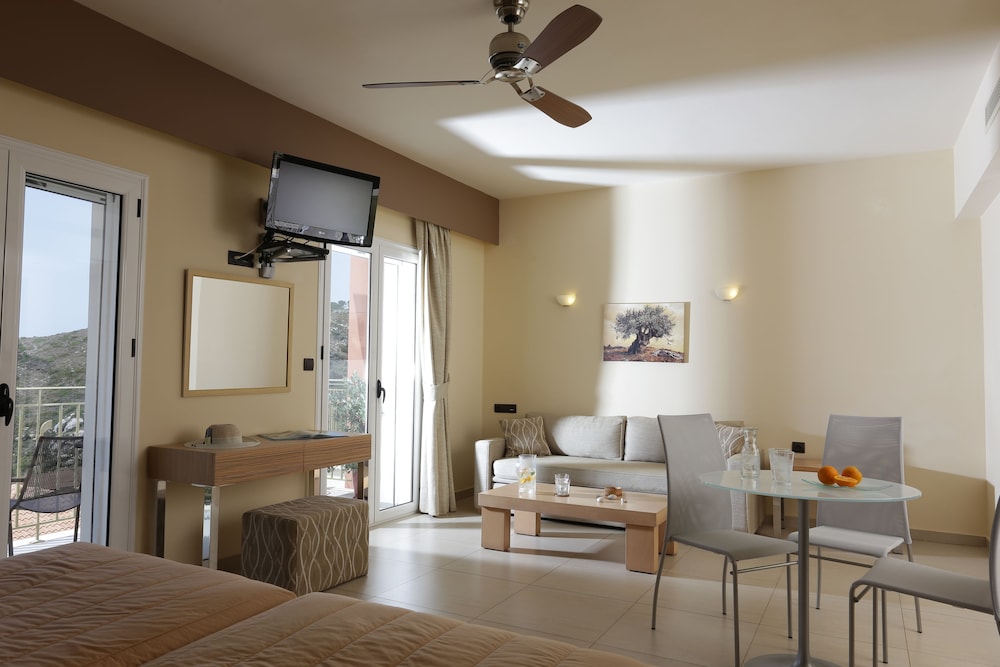 Comfort Suite, 1 Bedroom, Ocean View photo 3