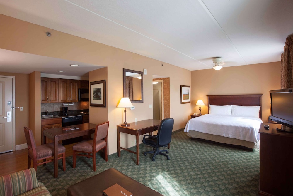 Suite, One King Bed, Non-Smoking - Photo 3