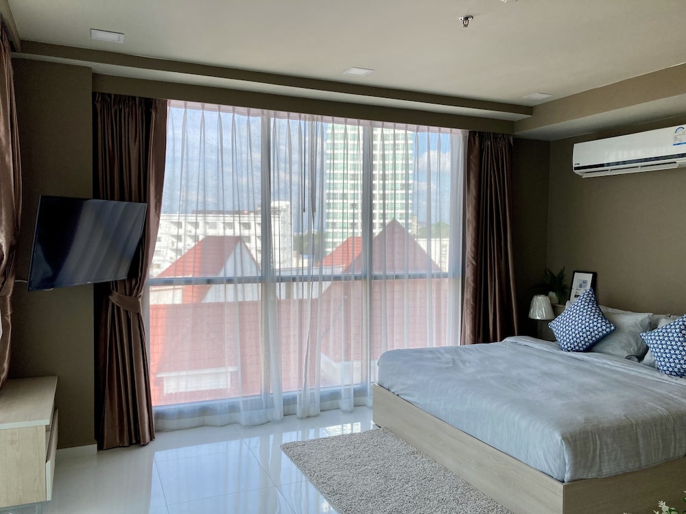 Deluxe Condo, Sea View