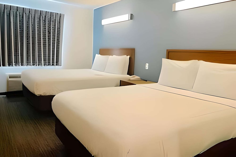 Standard Room, 2 Double Beds, Non Smoking - Photo 3