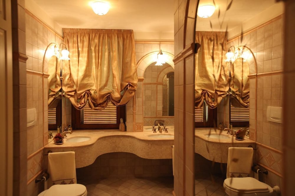 Deluxe Triple Room, Balcony photo 3