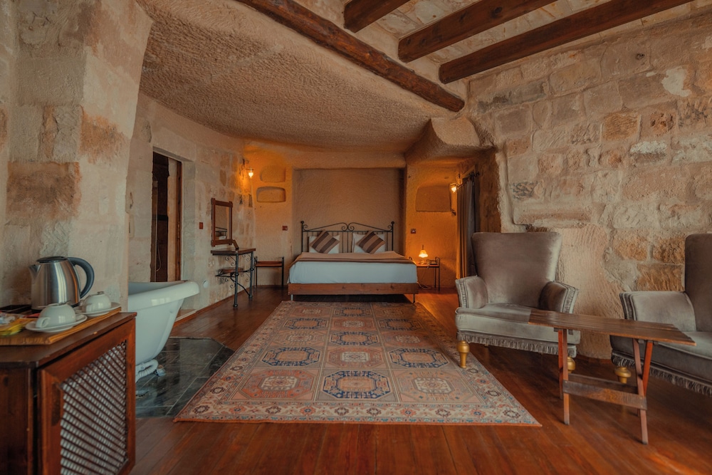 Suite - Photo 14